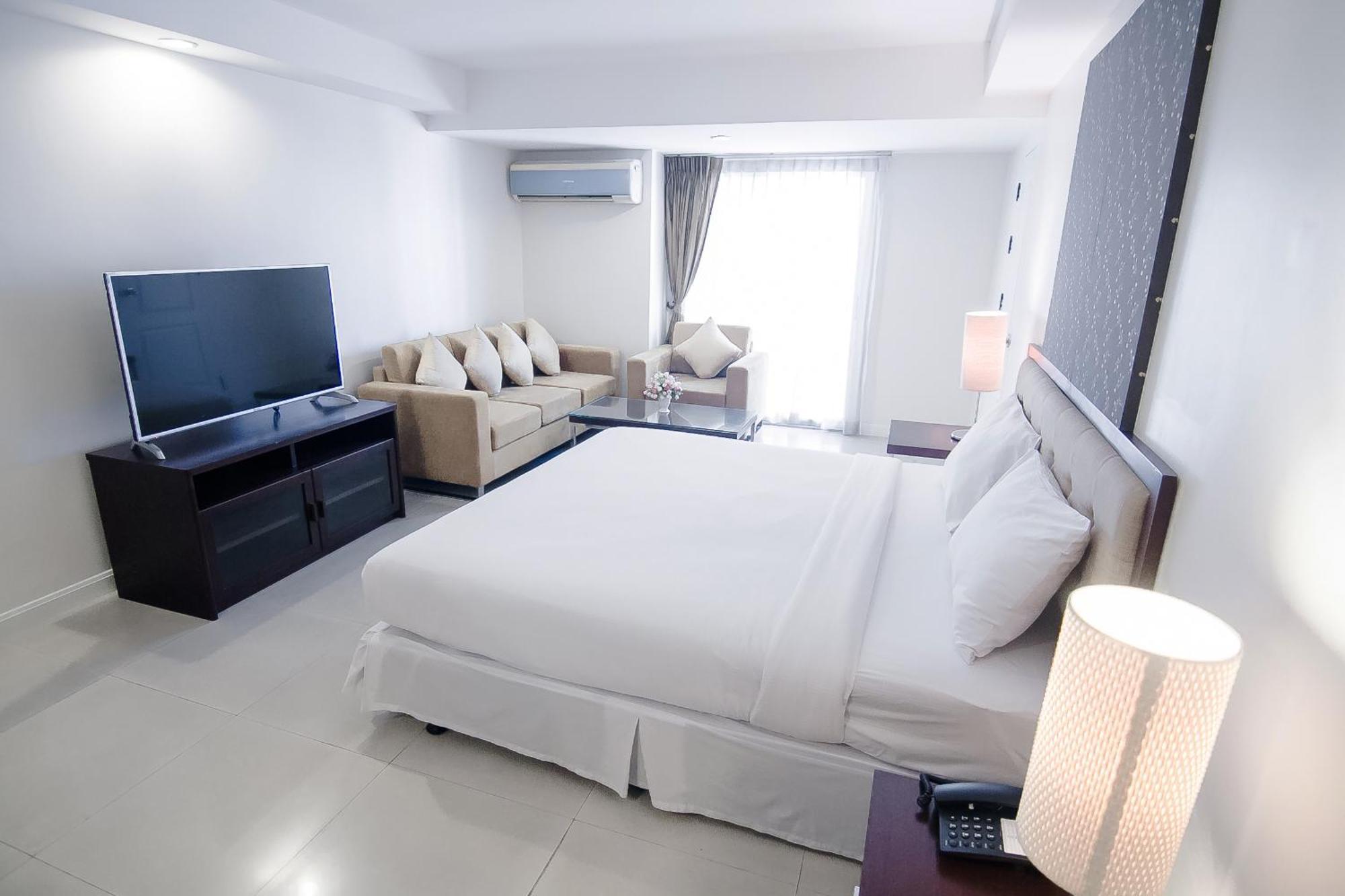 Romance Hotel Bangna Bangkok Exterior foto