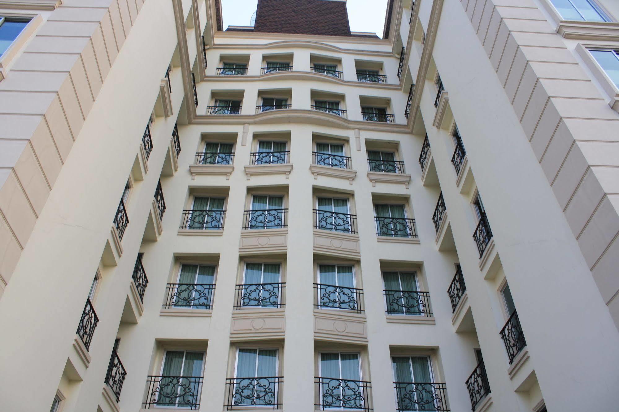 Romance Hotel Bangna Bangkok Exterior foto